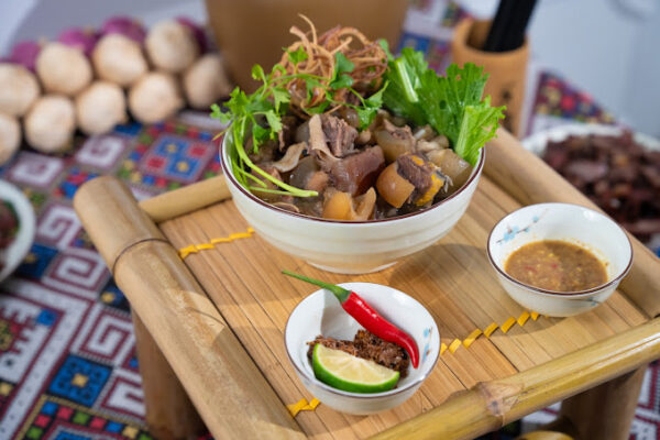 Thắng cố bò A-on